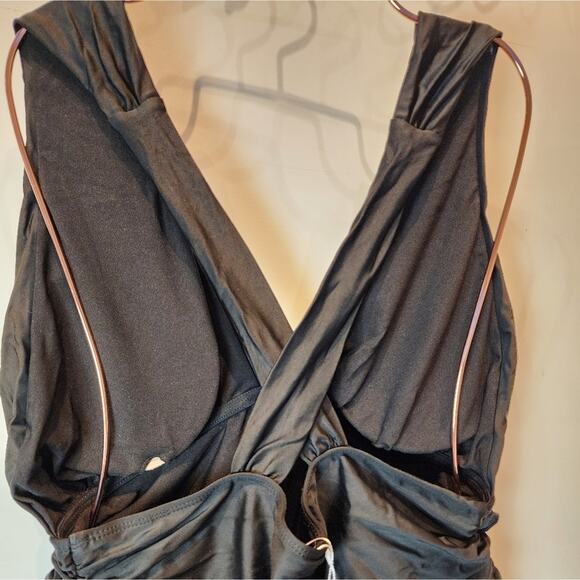 New Black One Piece Swimsuit Sexy Bathing Suit Peek A Boo Size XL - Picture 16 of 16